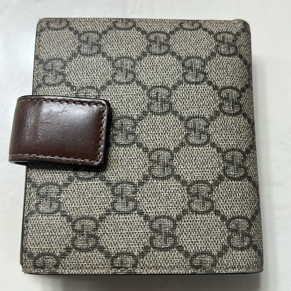 Authentic Gucci wallet